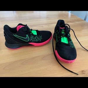 Nike kyrie basketball shoes